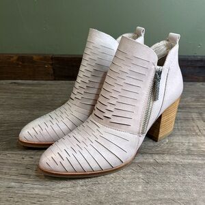 Donald Pliner Elton Boots Women’s Size 7